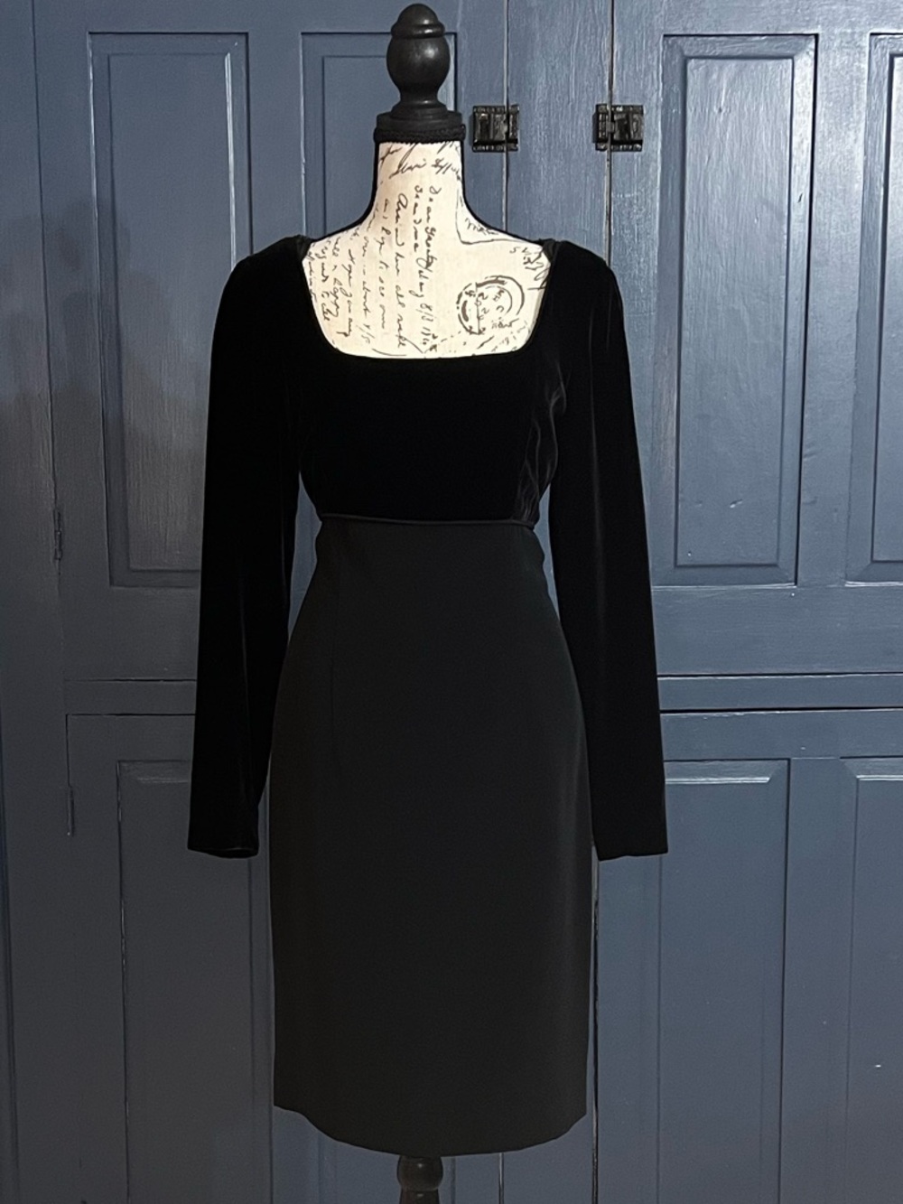 VINTAGE Elegant Black Velvet Dress